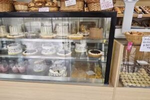 Panader&iacute;a y Cafeteria Los Sauces 2