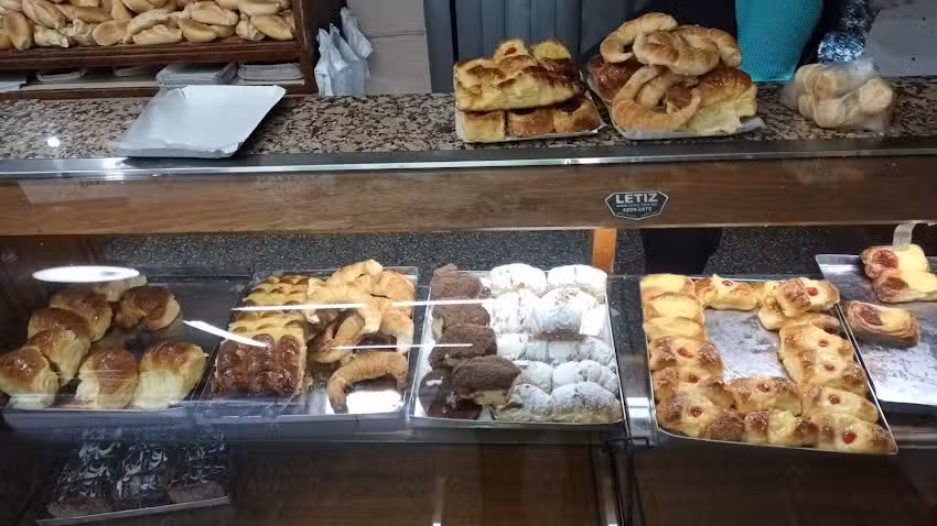 Panader&iacute;a Y Confiter&iacute;a Artesanal La Nueva Reciento