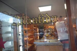 Panader&iacute;a y Confiter&iacute;a Atl&aacute;ntida