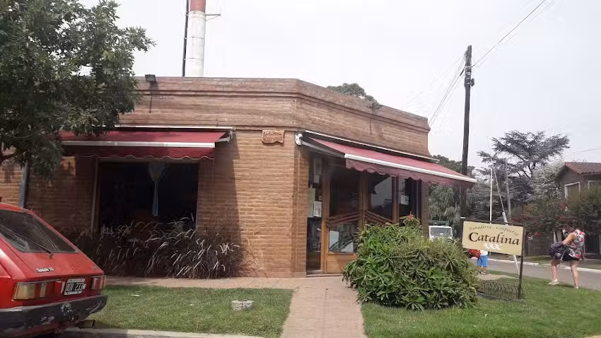 Panaderia y Confiteria Catalina