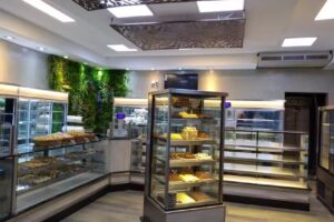 Panadería y Confiteria Cristal.