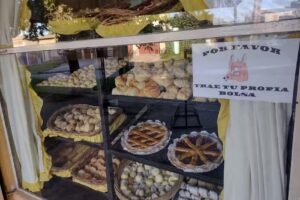 Panader&iacute;a y Confiter&iacute;a Do&ntilde;a Tola