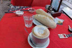 PANADERIA Y CONFITERIA DULZURAS