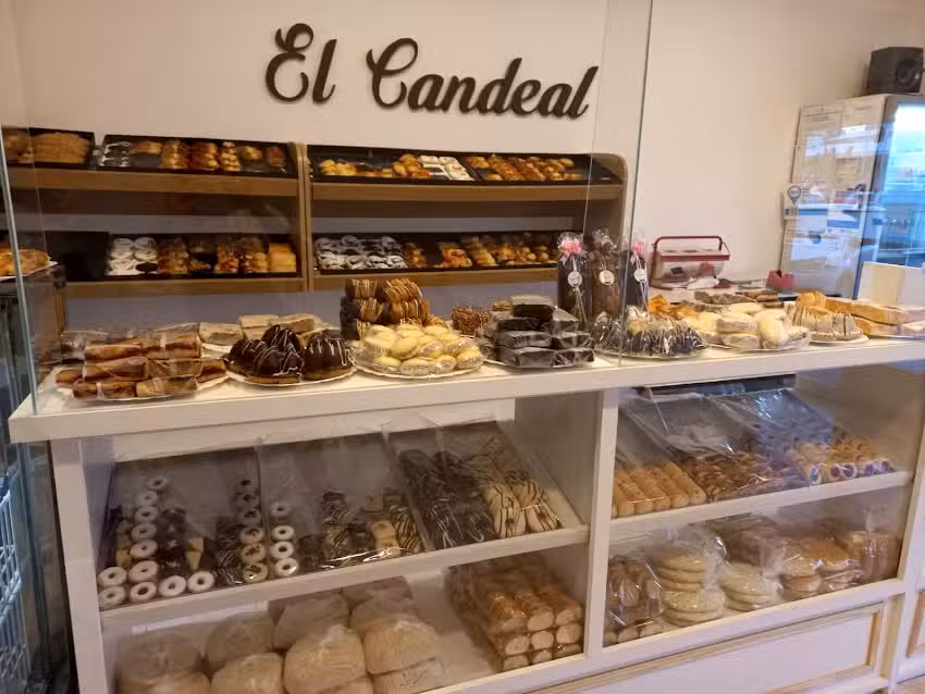 Panaderia Y Confiteria EL CANDEAL
