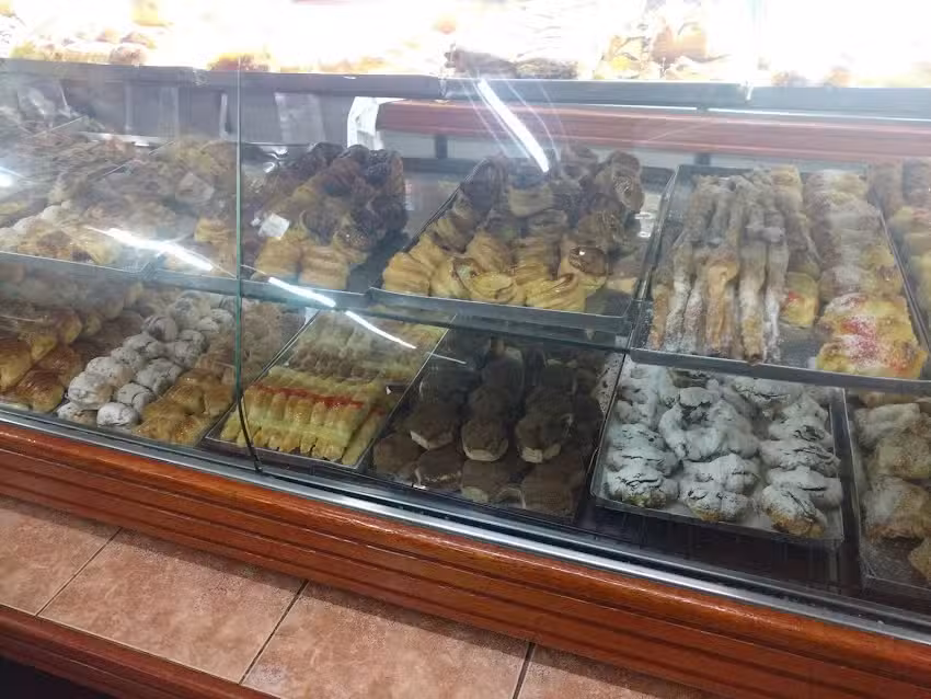 Panader&iacute;a y Confiter&iacute;a El Globo