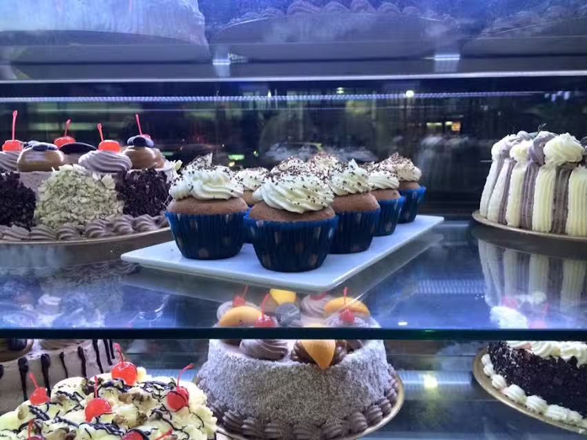 Panader&iacute;a y Confiter&iacute;a El Porvenir