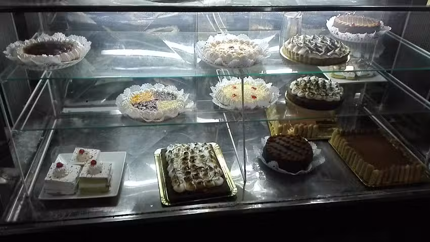 Panader&iacute;a y Confiter&iacute;a El Tr&eacute;bol