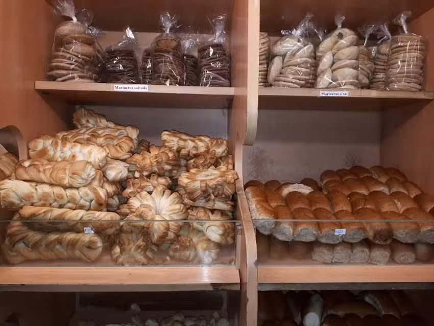 Panader&iacute;a y Confiter&iacute;a Family