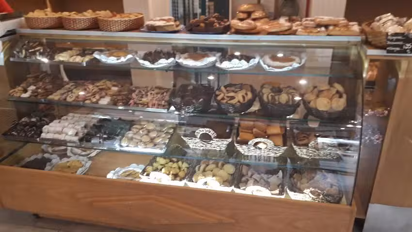 Panader&iacute;a Y Confiteria Itat&iacute;