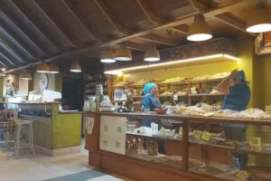 Panader&iacute;a y Confiter&iacute;a La Aldea