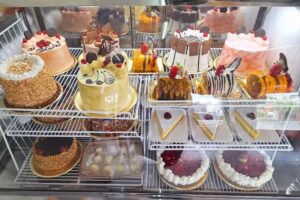 Panaderia y Confiteria &rdquo; La Colonial&rdquo;