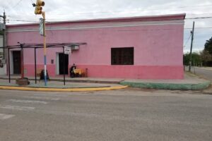 Panadería y Confitería La Esquina