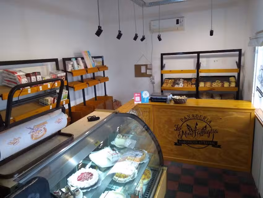 Panader&iacute;a y confiter&iacute;a La M&iacute;a Famiglia