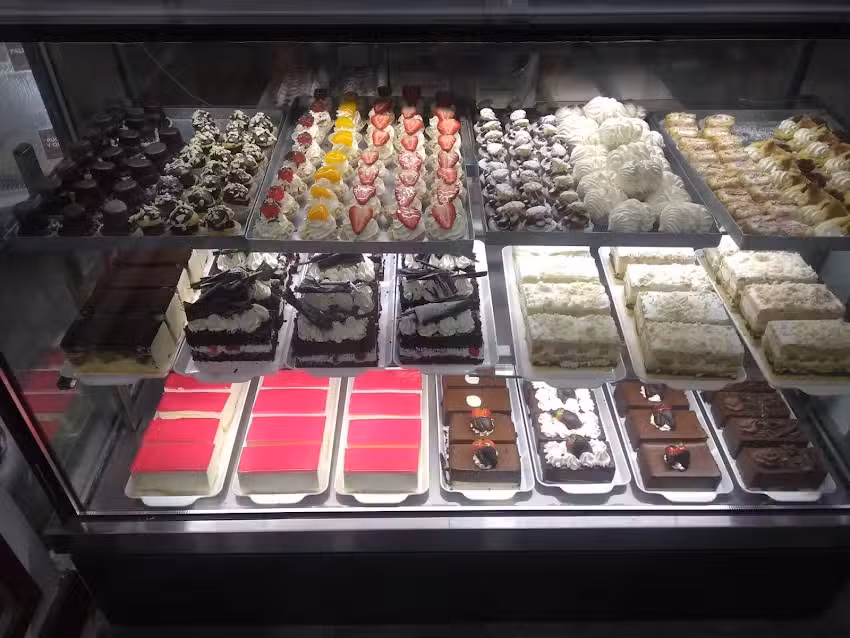 Panader&iacute;a y confiter&iacute;a La Nueva Petit Paris