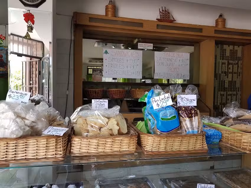 Panader&iacute;a y Confiter&iacute;a Las 3 Espigas