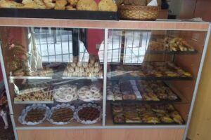 Panader&iacute;a y confiter&iacute;a las flores