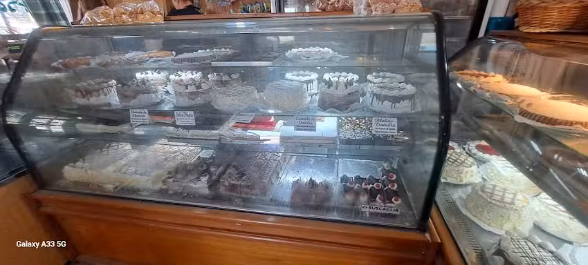 Panaderia y Confiteria Las Marias