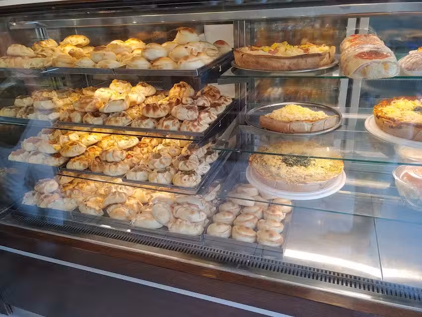 Panaderia y Confiteria los Pinos