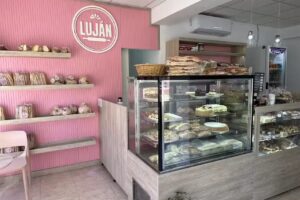 Panadería y Confitería Luján