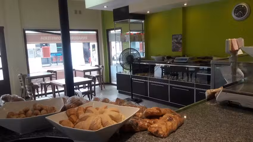 Panader&iacute;a y Confiter&iacute;a &ldquo;Mana&rdquo;