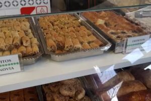 Panaderia y Confiteria Medio Oriente