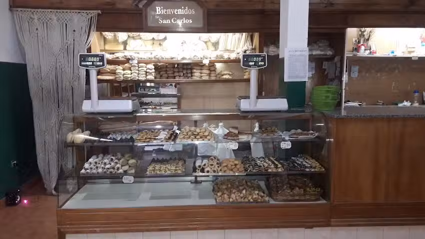 Panader&iacute;a y Confiteria San Carlos