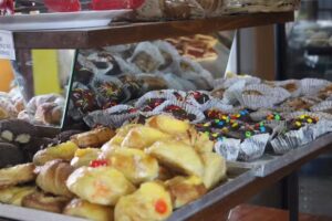 PANADERIA Y CONFITERIA&rdquo; SERAFINA&rdquo;