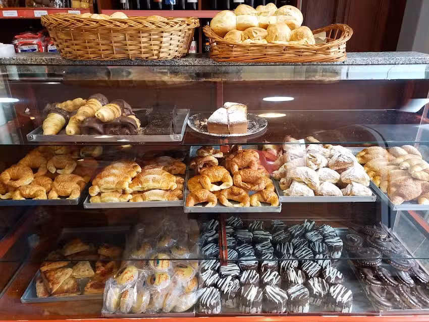 Panaderia Y Confiteria Zanello