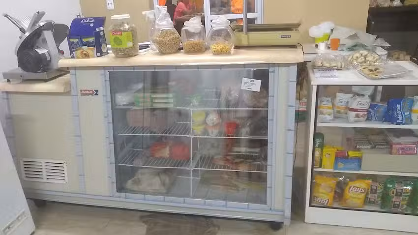 Panader&iacute;a y fiambrer&iacute;a tina