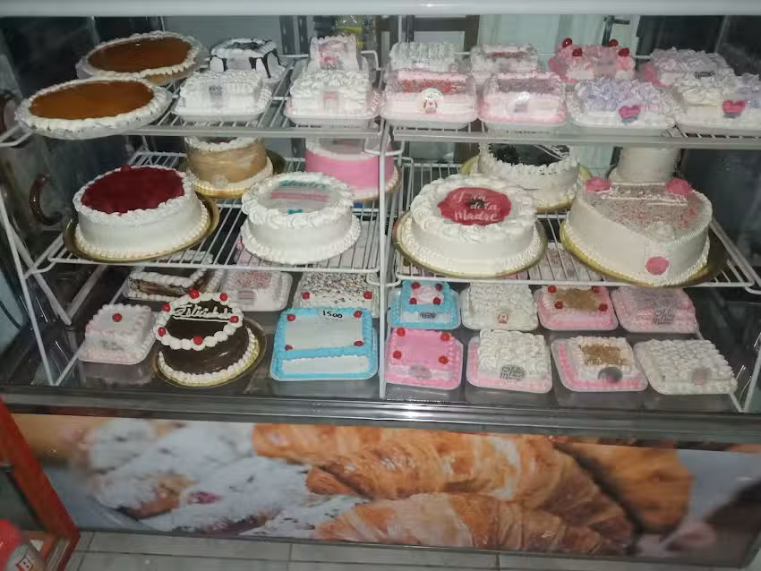 Panader&iacute;a y reposter&iacute;a luisito