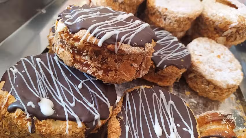 Panificados &ldquo;La Real&rdquo; de Lepiante Segundo y familia.