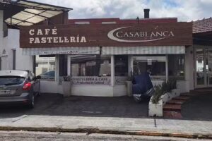 Pastelería & Café