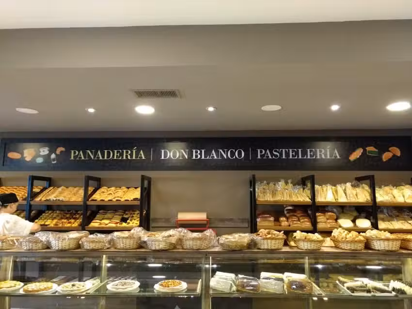 Pasteler&iacute;a Don Blanco