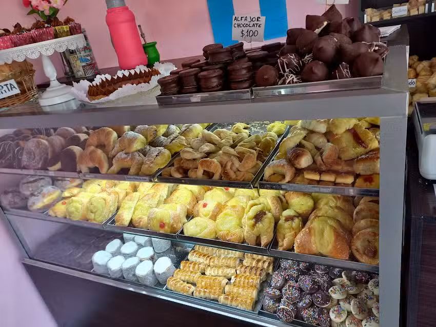 Pasteler&iacute;a y Panader&iacute;a D&eacute;bora Hern&aacute;ndez