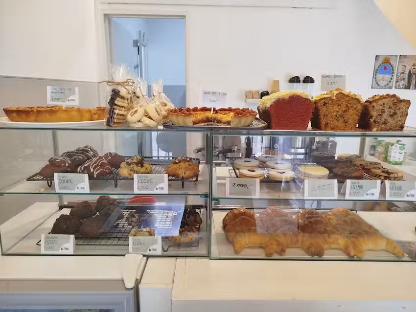 Pink and Blue Pasteler&iacute;a