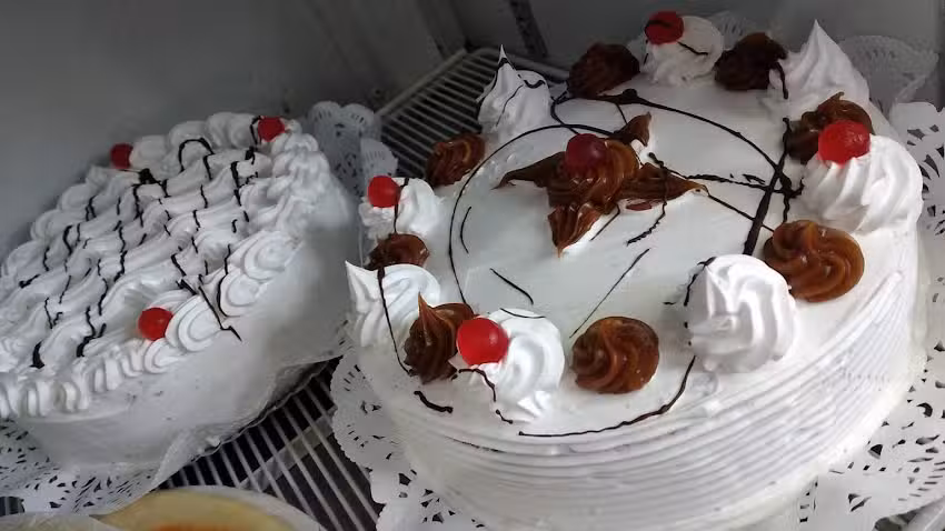 Reposter&iacute;a Artesanal La Media Luna