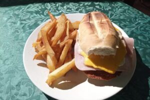 SABORES DE SANTA ANA MBUJAPE HA TEMBI&rsquo;U