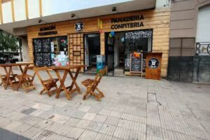 Urban Market &ndash; Almac&eacute;n y Panader&iacute;a